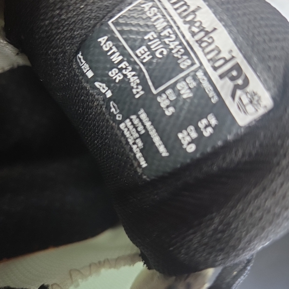 Black and White Kids Sneakers - Picture 12 of 12